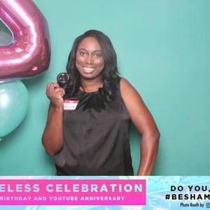 Meet your Posher, April